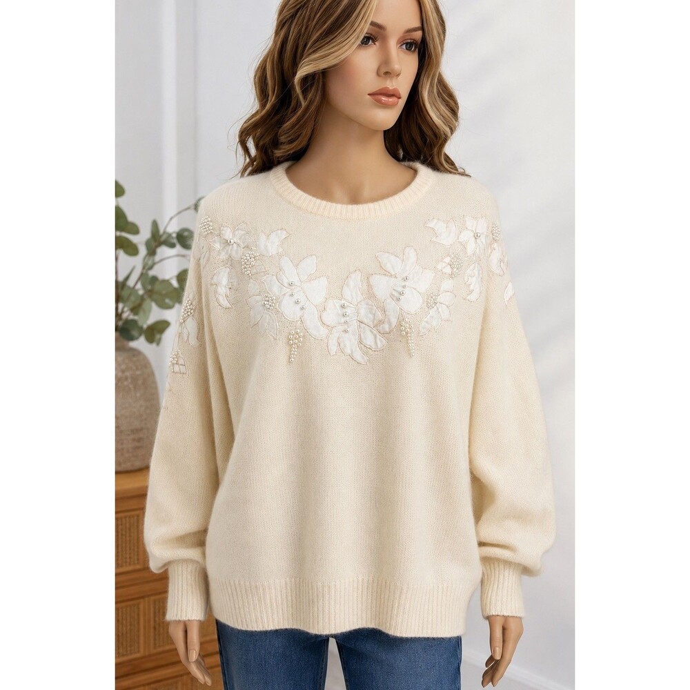 Vintage CD Collection Women's Large Angora Lambswool Floral Pearl Sweater Ivory